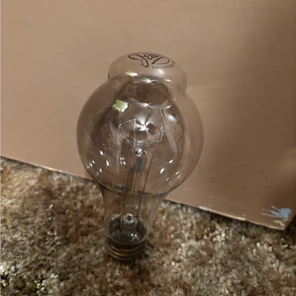 Vintage Jewel Magnavac 120v from 1920s light bulb